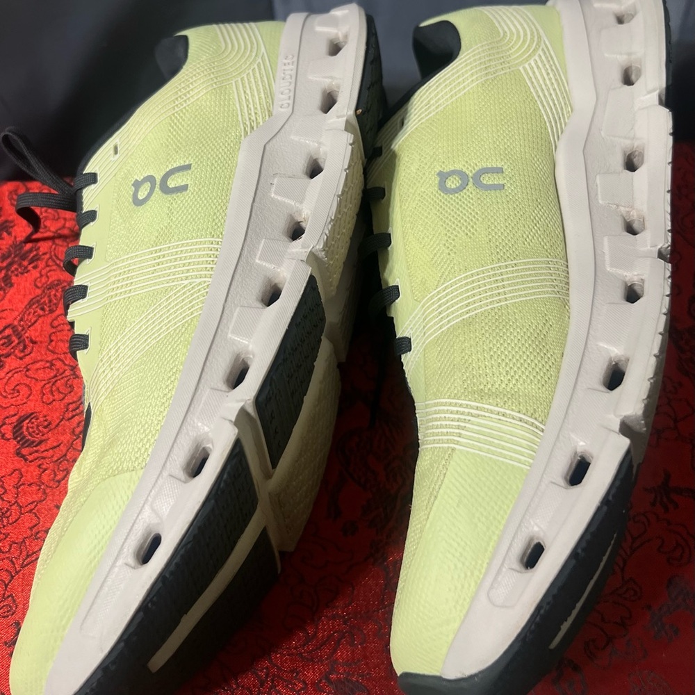 In Cloudgo Frost Hay (Men's) size 11.5